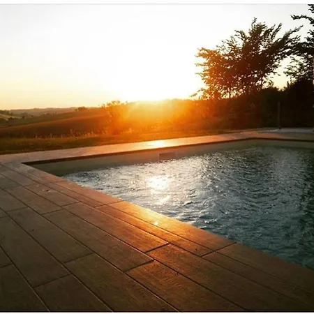 Agriturismo La Nocicchia Farmház Montemarciano